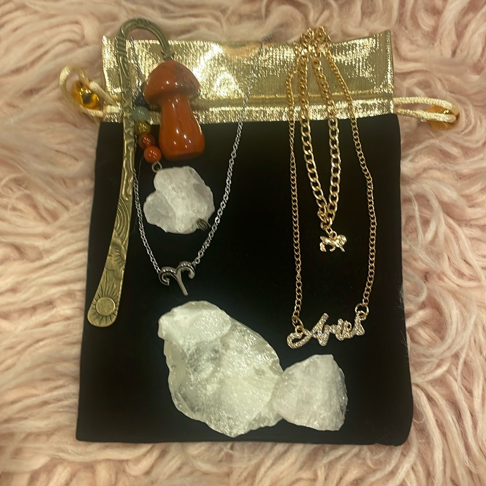 Aries horoscope gift set